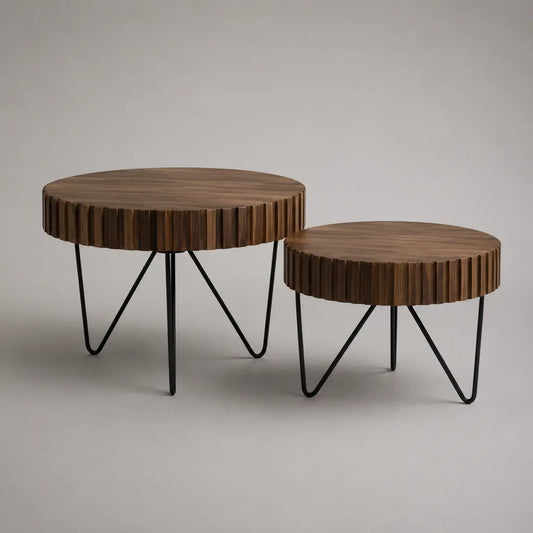 2er-Set runde Beistelltische aus MDF mit Walnussfurnier und Stahlgestell, Walnussbraun/Schwarz, Ø 60 × H 45 cm und Ø 45 × H 38 cm